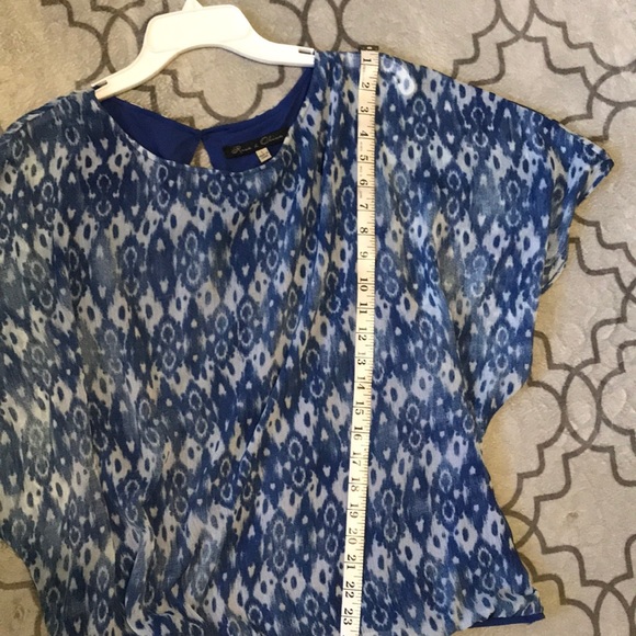 Blue and white blouse - Picture 4 of 4